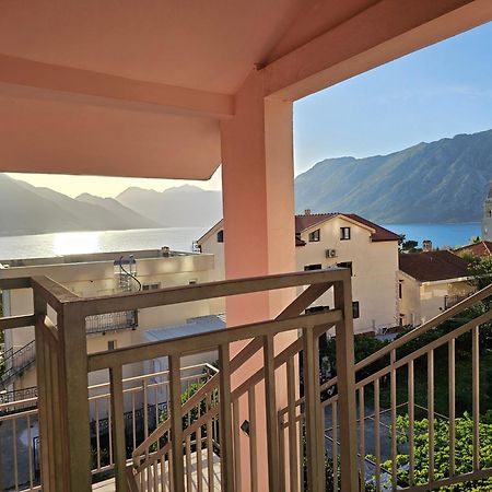 Apartamento Modern Seaside Escape - Stunning Sea View - Private & Stylish Kotor Exterior foto