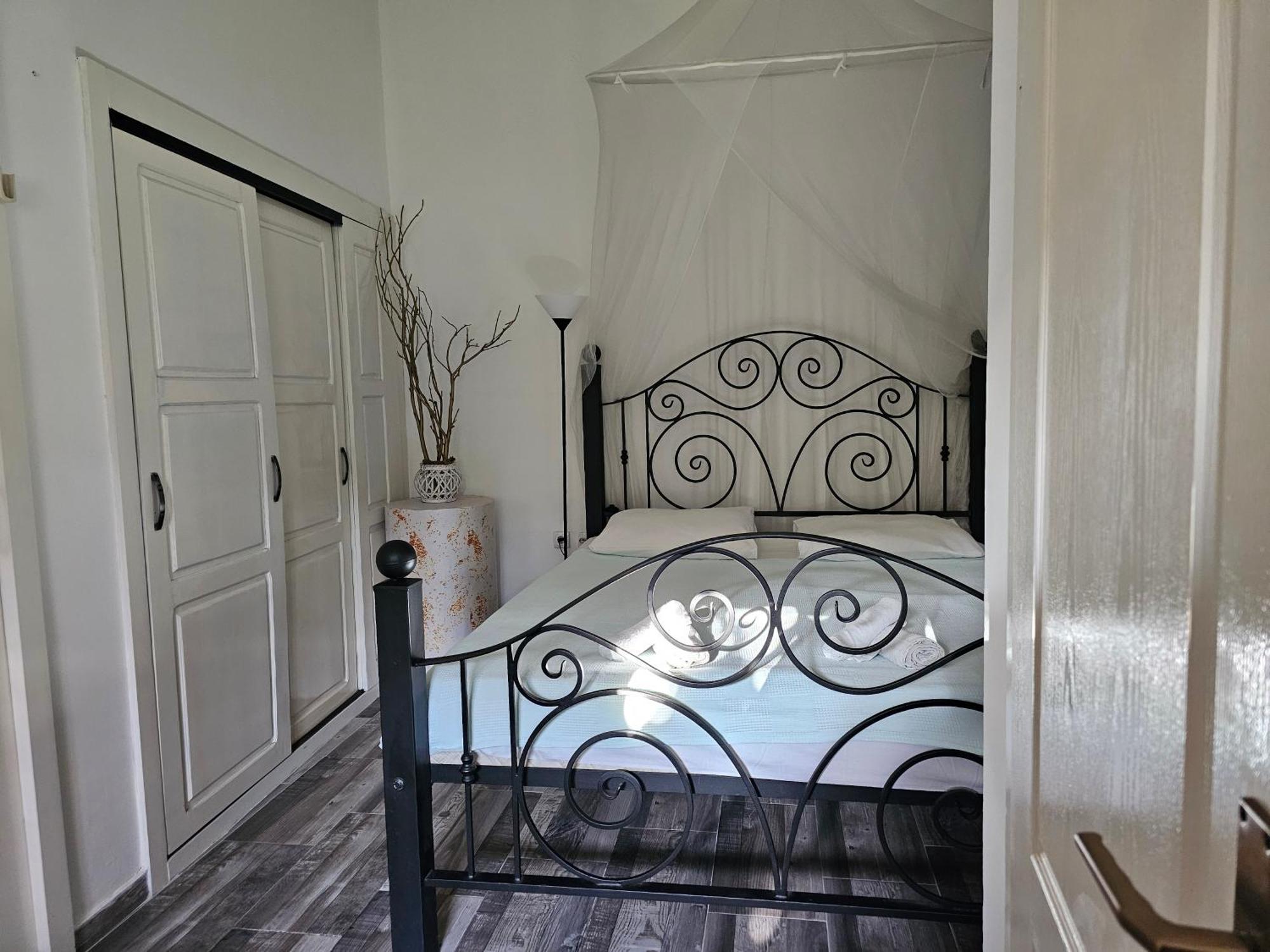 Apartamento Modern Seaside Escape - Stunning Sea View - Private & Stylish Kotor Exterior foto