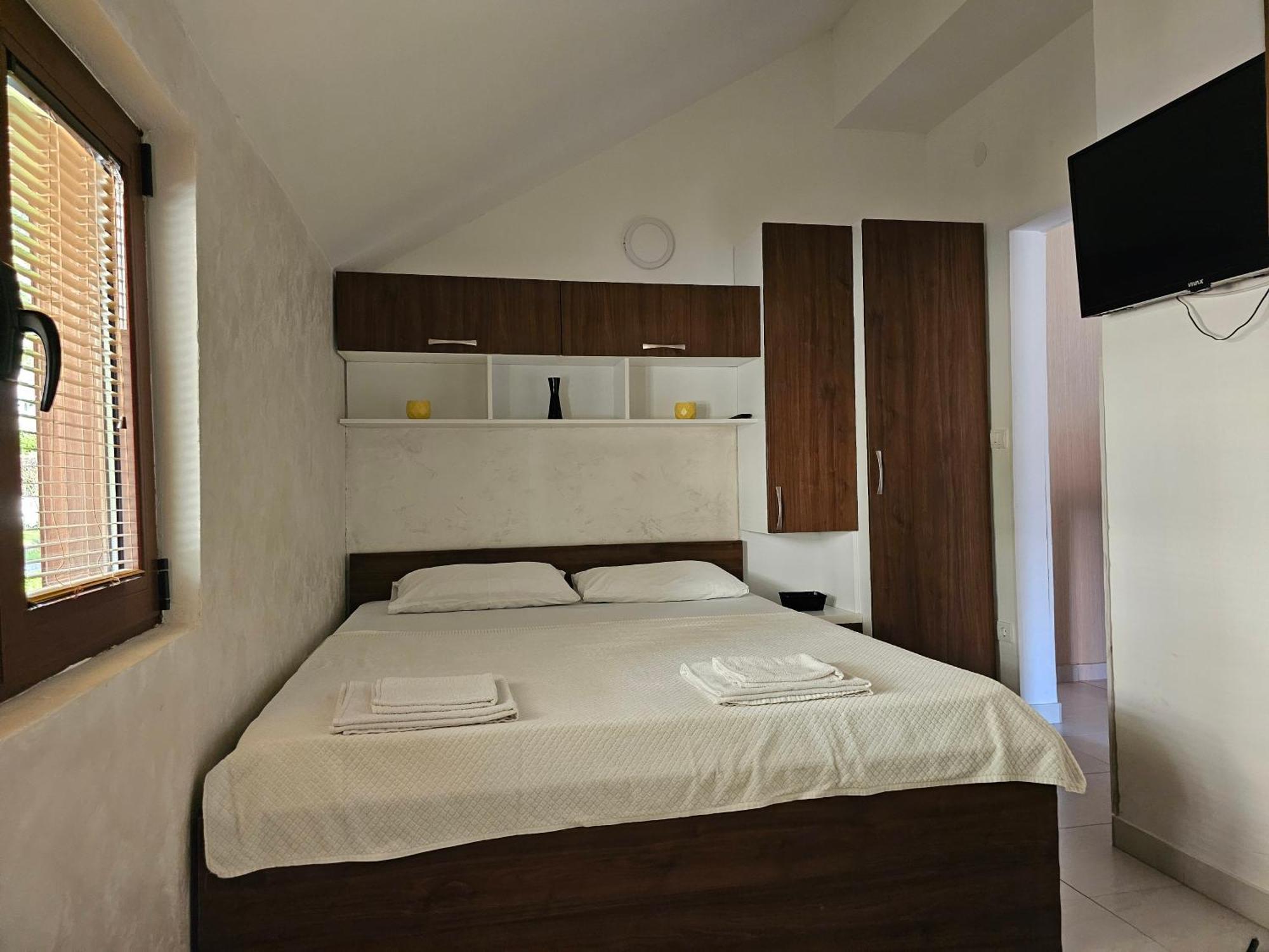 Apartamento Modern Seaside Escape - Stunning Sea View - Private & Stylish Kotor Exterior foto