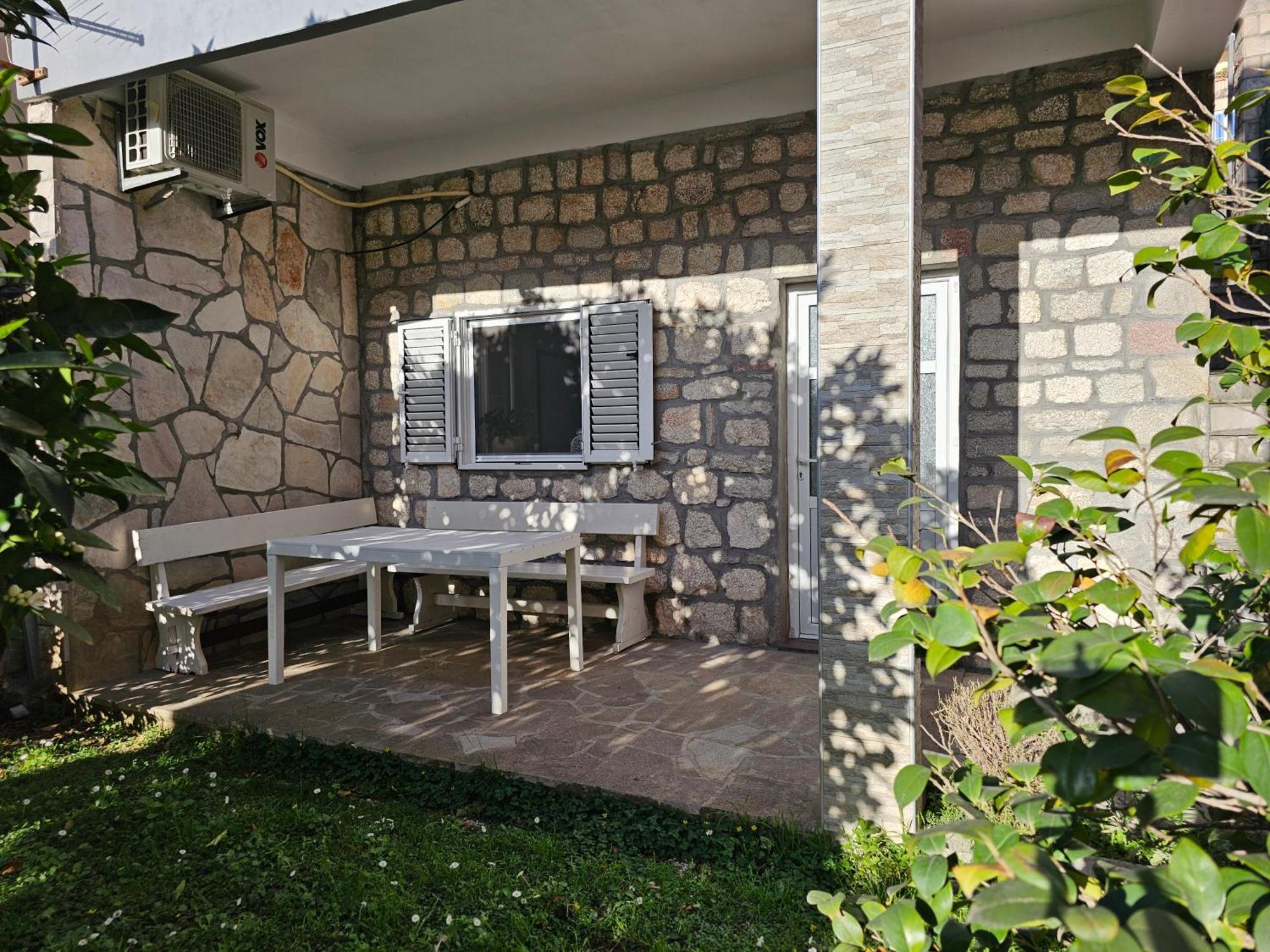 Apartamento Modern Seaside Escape - Stunning Sea View - Private & Stylish Kotor Exterior foto